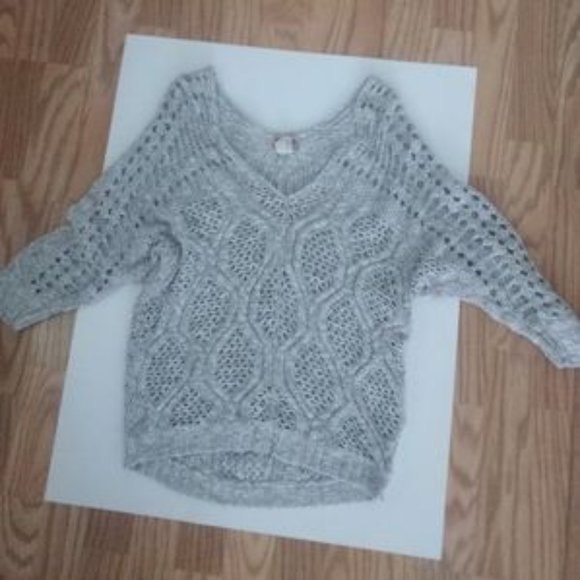Sweaters - Picture 1 of 1